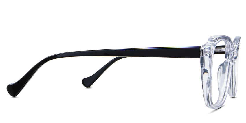 Nanu Eyeglasses in the astilbe variant - have a 140mm length and medium-thick temple arms.